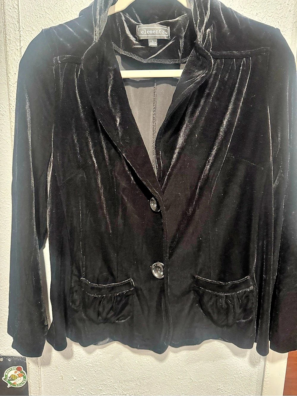 Elementz Velvet Blazer in Black Like New